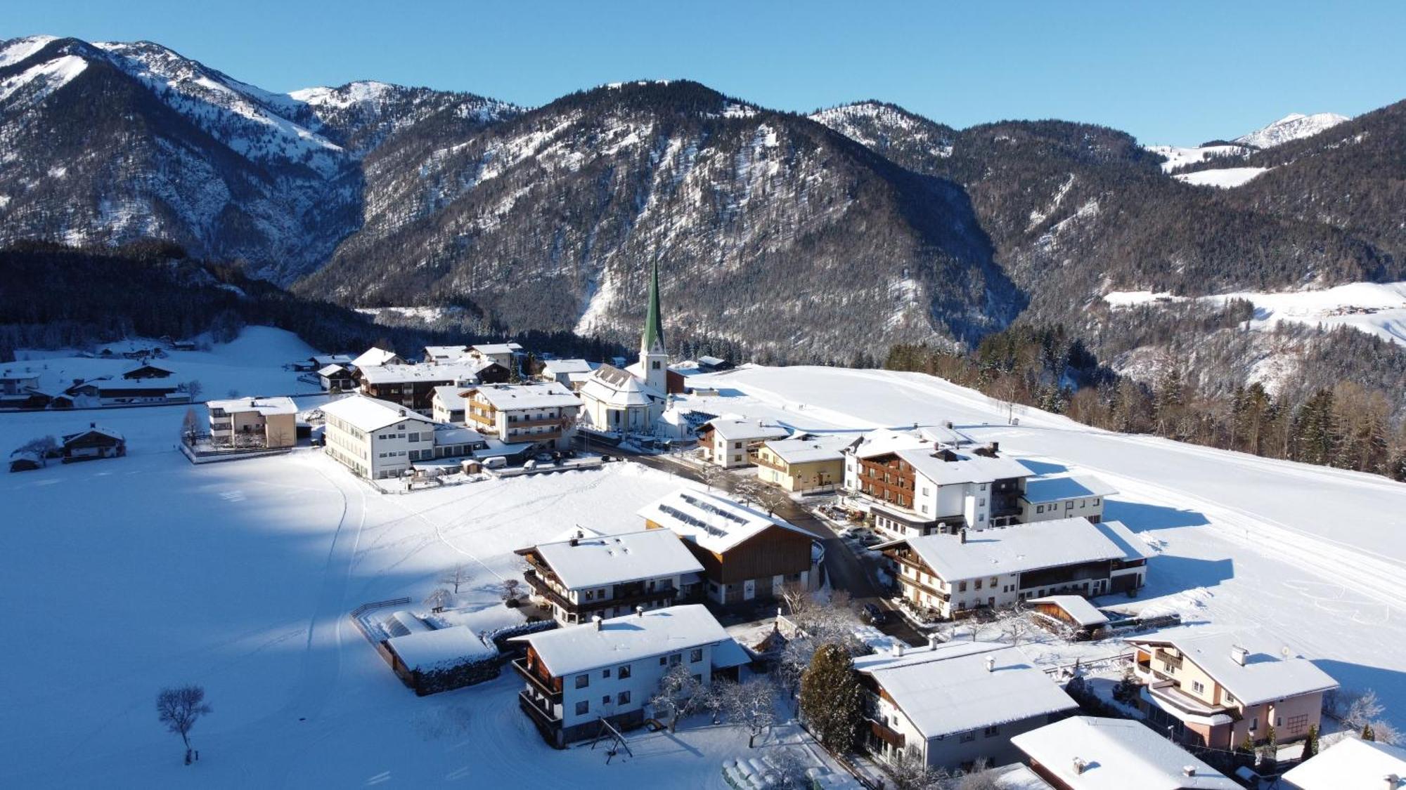 Hotel Neuwirt Brandenberg Екстер'єр фото